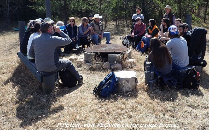 Lunch on the Rainbow Equitation Society property, 2024-04-14, P. Potter.