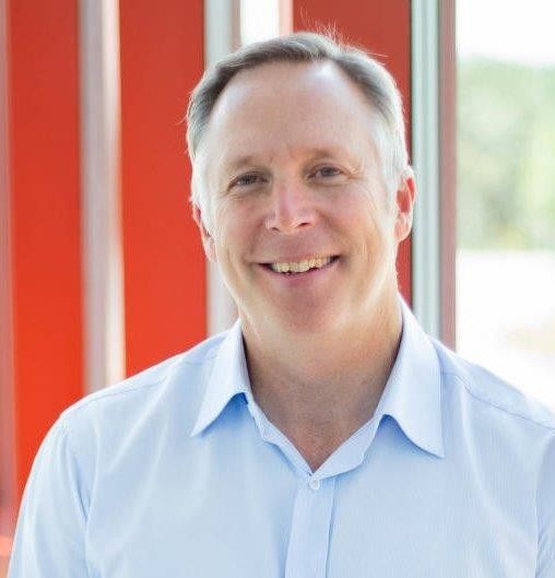 Chris Kearney, experienced Financial and IT professional.